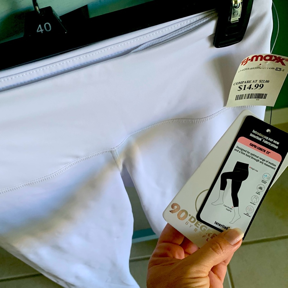 White 90 degree NWT XS capri workout pants